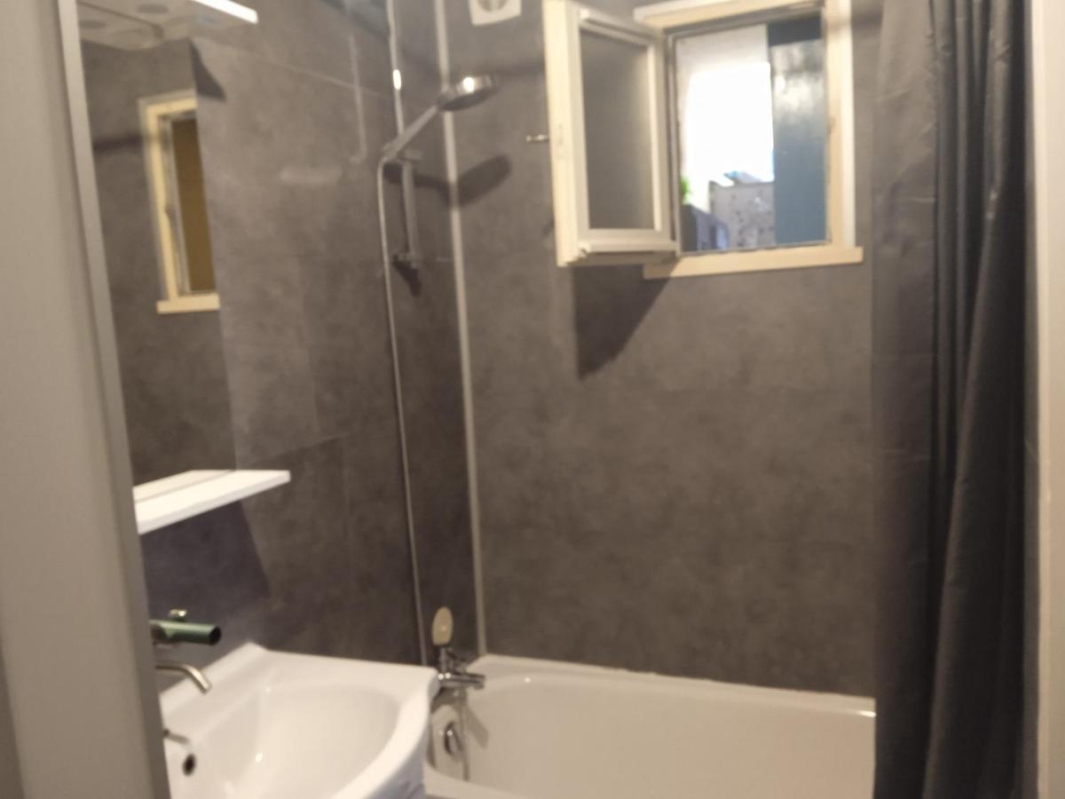 Appartement Familial - 2 Chambres โกเตอเรต์ ภายนอก รูปภาพ