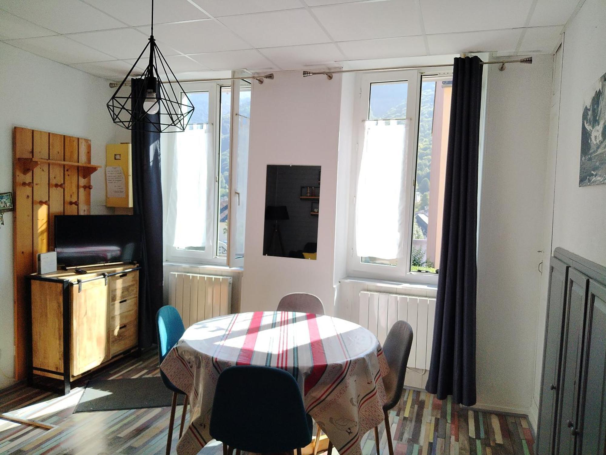 Appartement Familial - 2 Chambres โกเตอเรต์ ภายนอก รูปภาพ